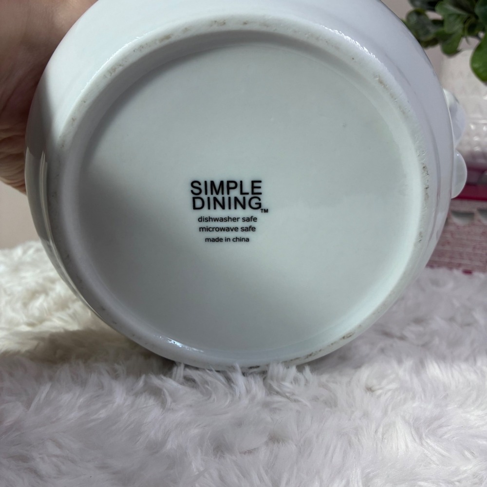 Simple Dining White Ceramic Water Pitcher Farmhouse Milk Juice Server Vase - Picture 4 of 7